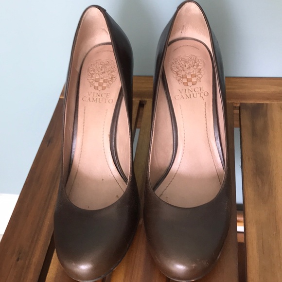 Brown Vince Camuto leather pumps - Picture 6 of 6